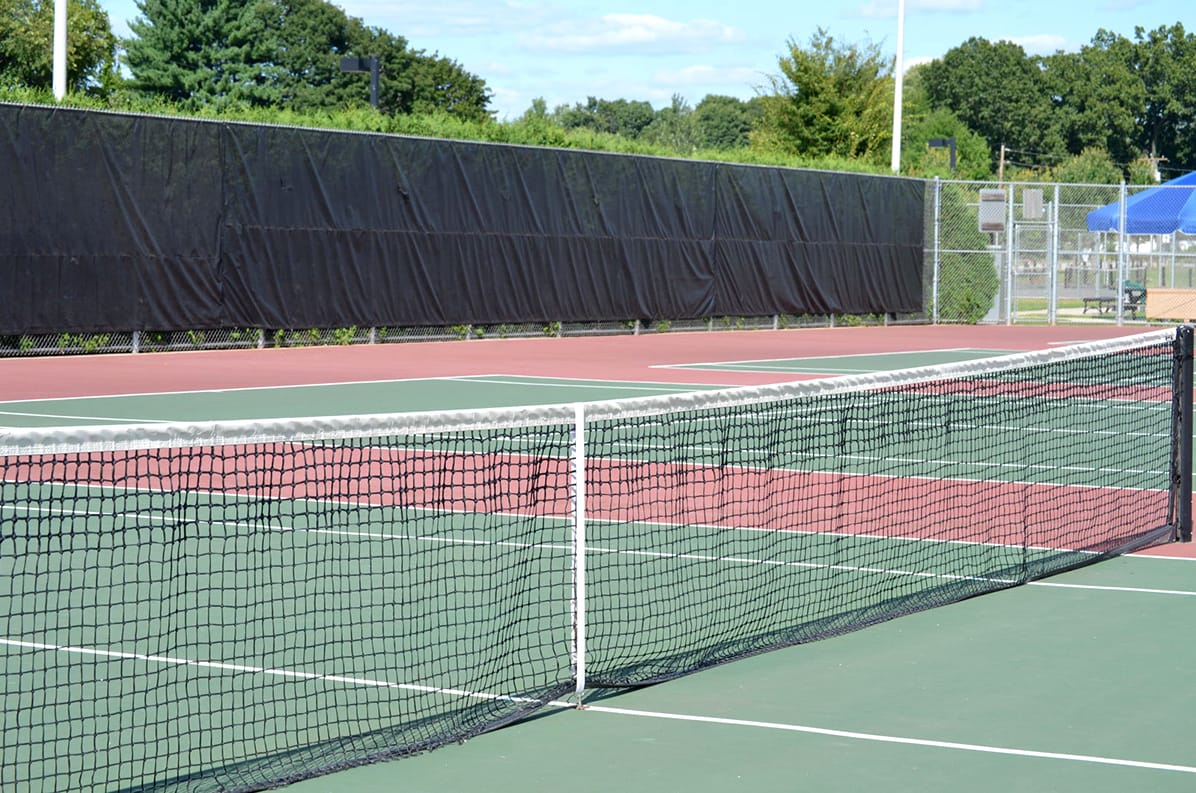スポーツ：TENNIS テニス　インナー(肌着)には、肌に優しくさせる重要性があり、体温への温度調整機能により、汗冷え等に役立てます。また、ハードな動きにも対応したアイテムです。着用時の圧迫感は出来る限り制御させ、アウターに響かないよう、快適さを提供いたします。